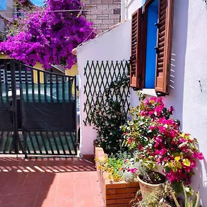  Casa vacanze Nel Cortile Della Casa Di Carta, Due Singole Unita Italia