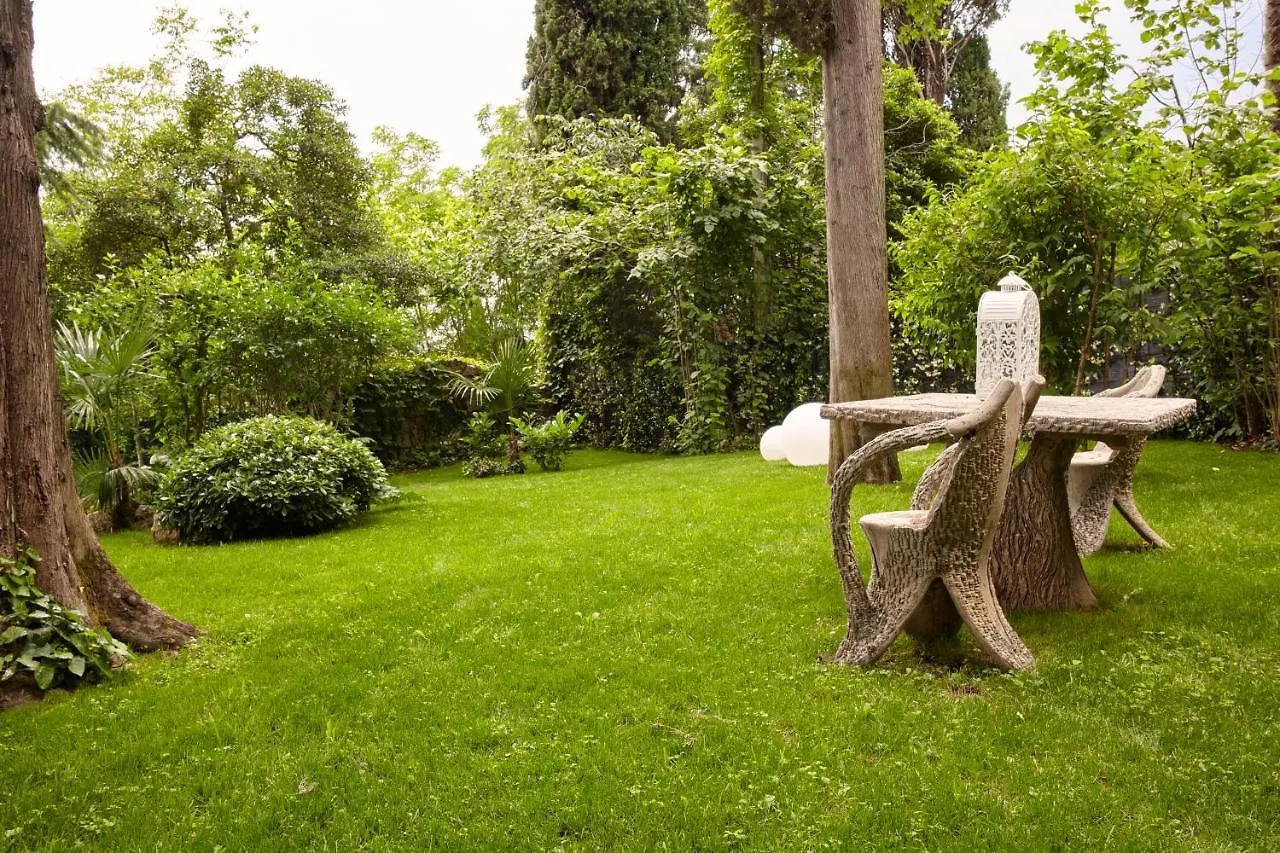 Residenza Ca' Degli Enzi Bed and Breakfast Verona 3*,